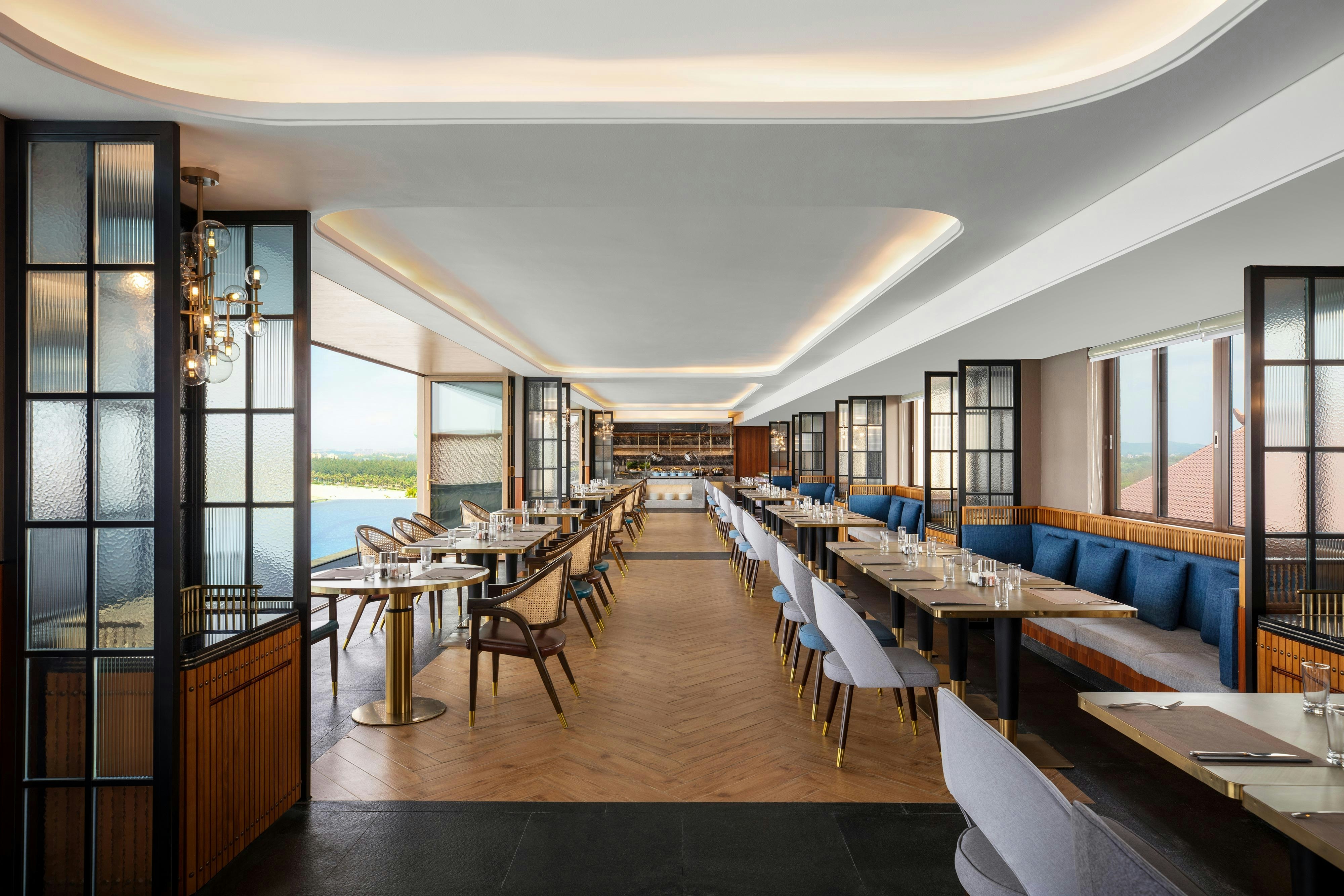 Sheraton Maoming Romantic Beach Resort 10/12