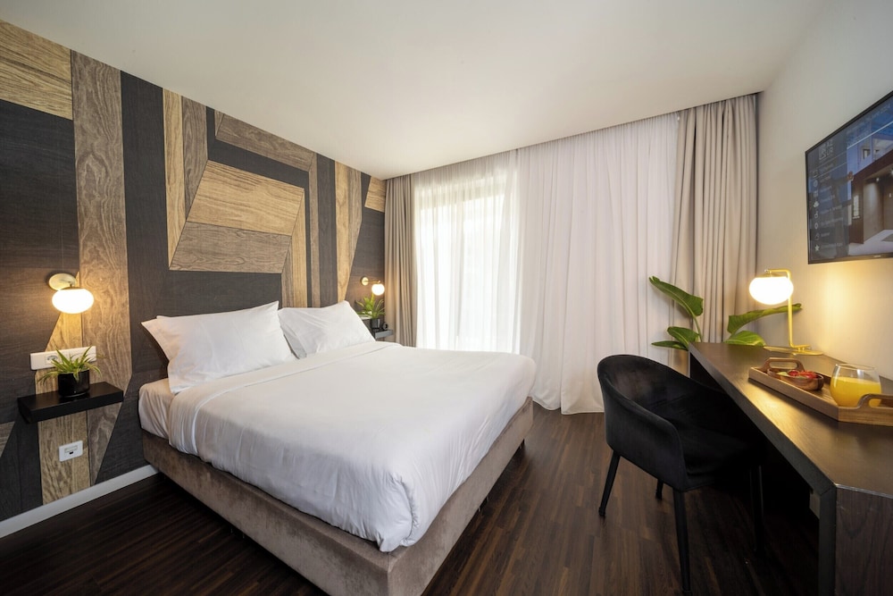 COZY, SUPERIOR, DOUBLE BED