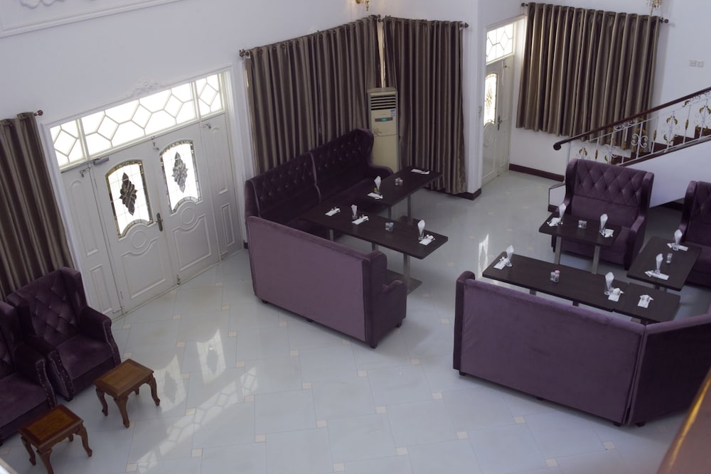 Kingsbridge Royale Hotel 37/50