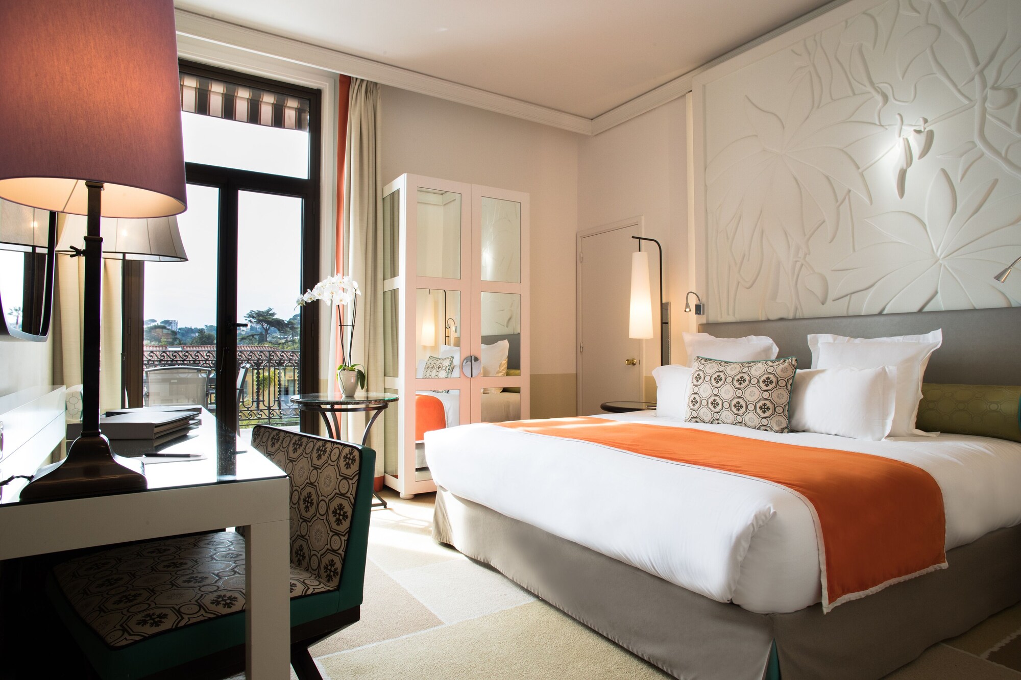 Superior, King Bed, Garden and Sea View