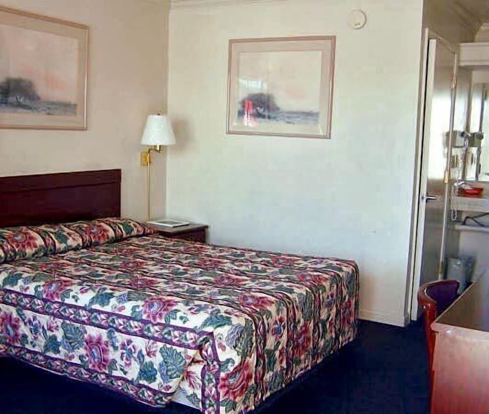 Economy Inn Monterey 11/31