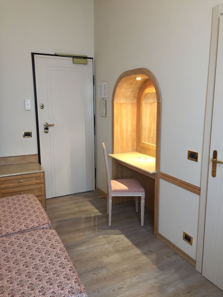 Hotel Bobby Executive 4/50
