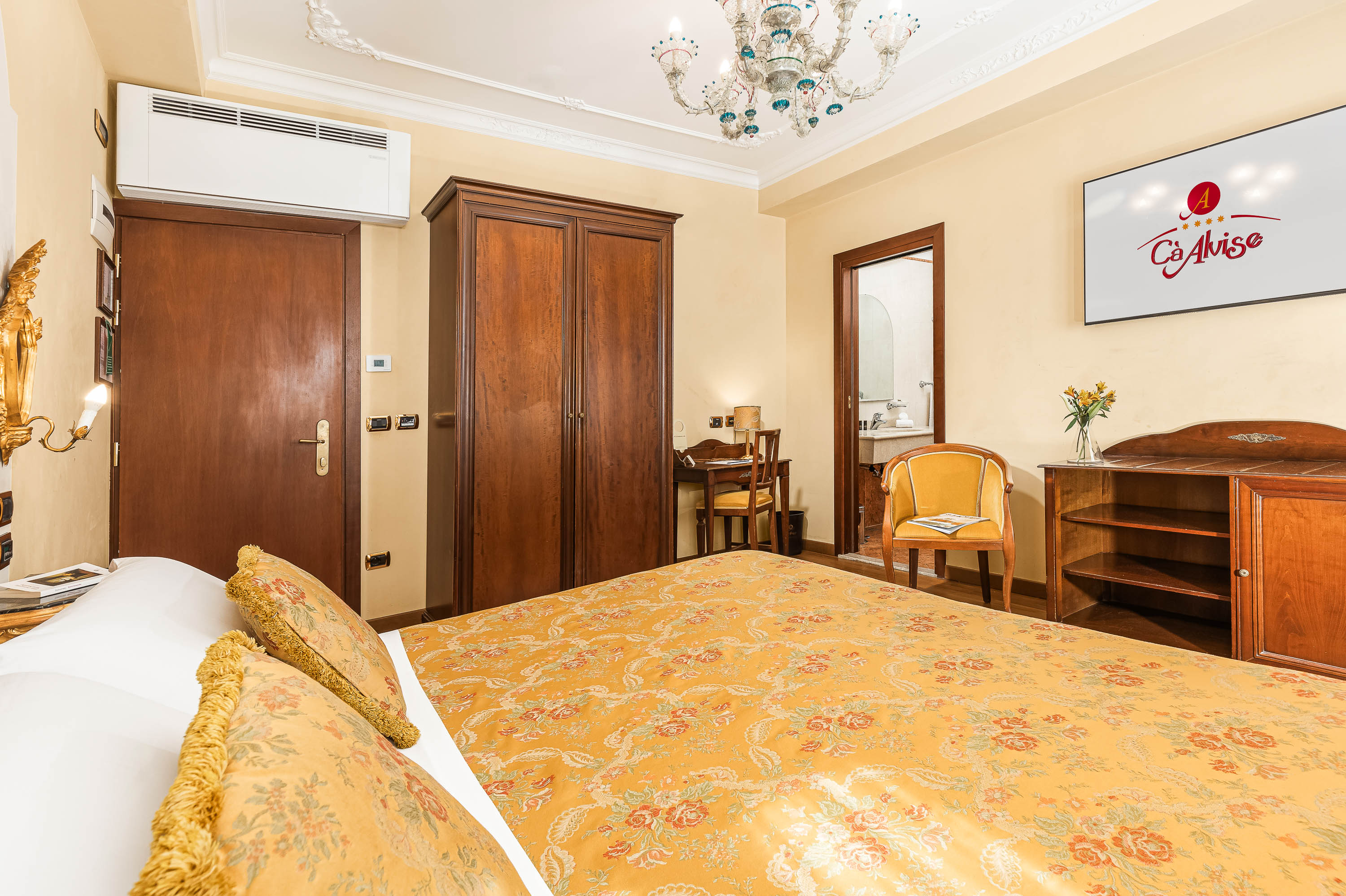 Gold, Classic, Single, Double Bed، Ca Alvise 4/7