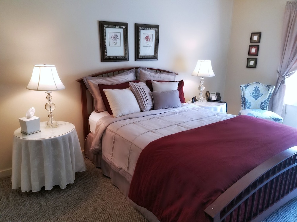 Camelot Restaurant Inn 32/50