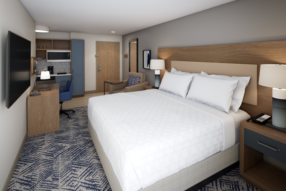 STUDIO, SUITE, QUEEN BED, BATHTUB