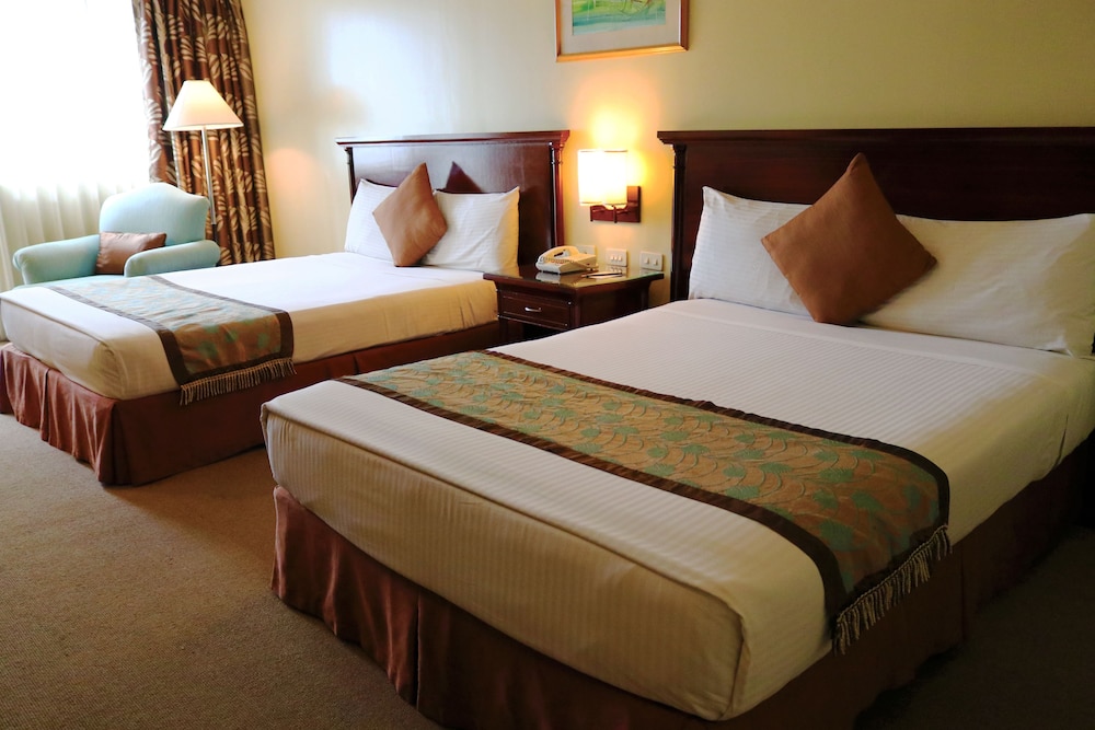 OXFORD SUITES MAKATI 8/41