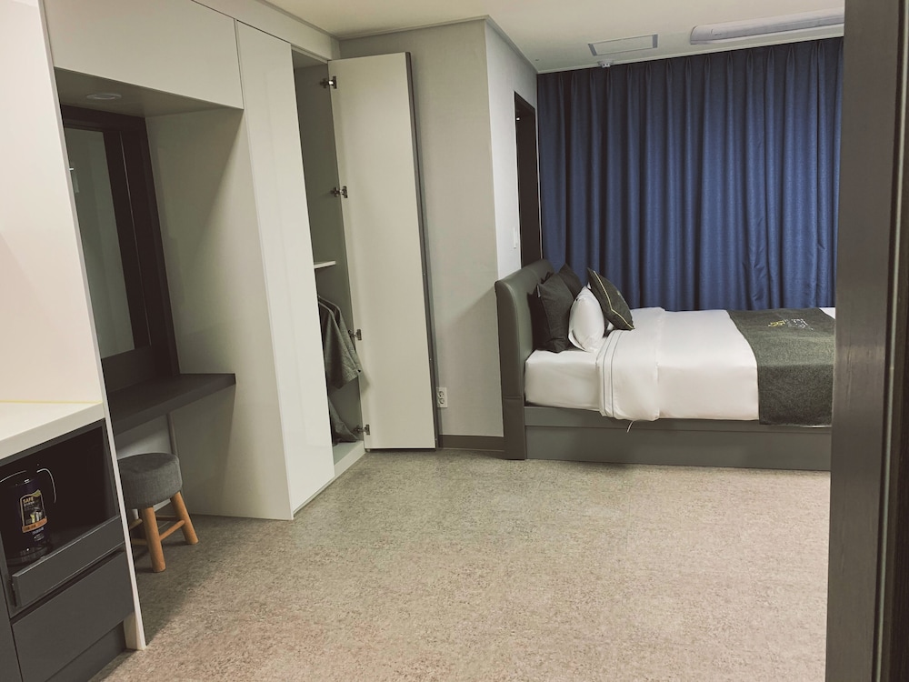 Shine Hotel 21/50