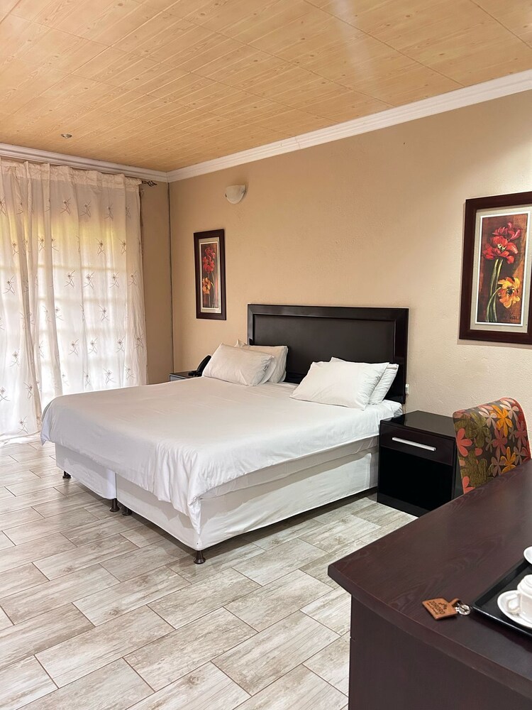 Zororo Lodge 2/29