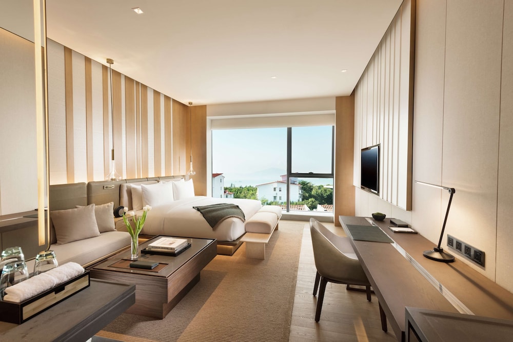 Joyze Hotel Xiamen Curio Collection By Hilton 24/38
