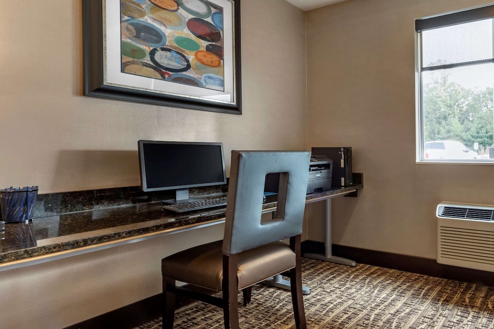 Comfort Inn and Suites Butler 31/38