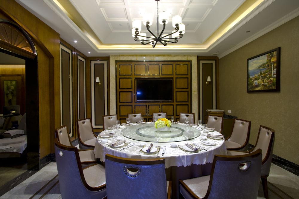 Kaili Hotel 64/68