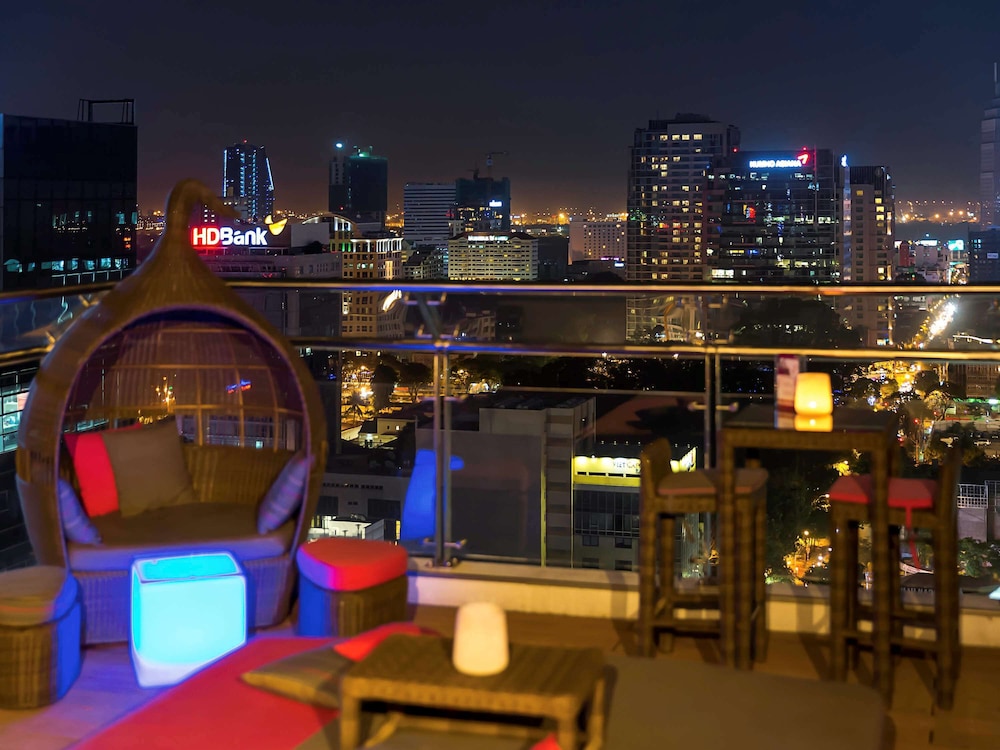 Novotel Saigon Centre 62/67