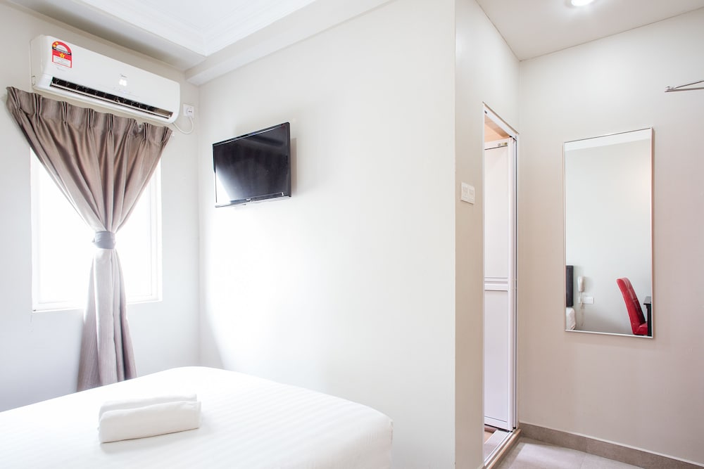 Moment Hotel 17/25