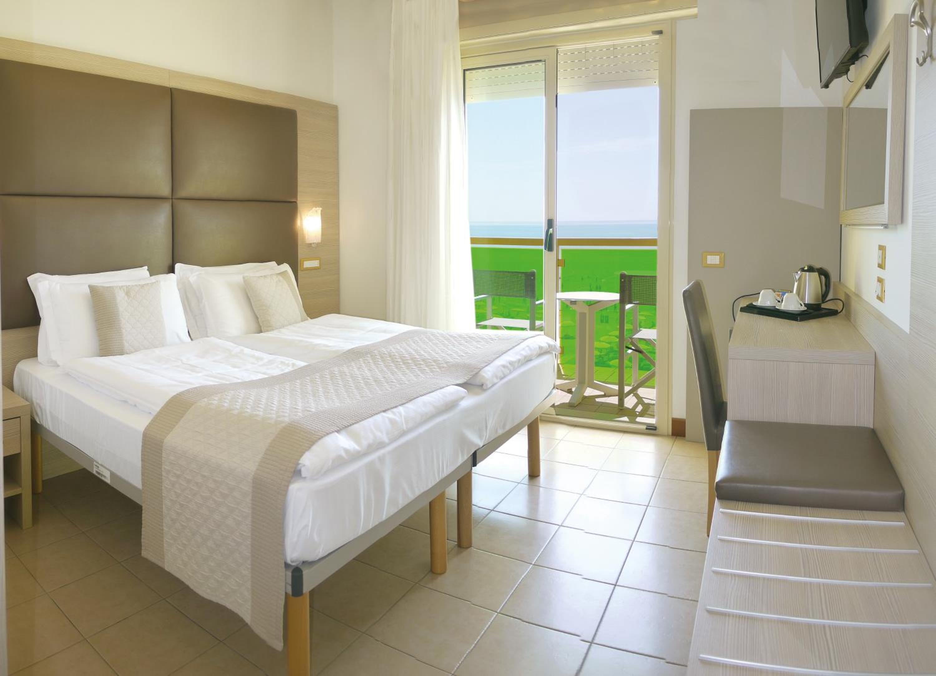 Room, Double Bed, Sea Front، Hotel Bristol 5/7