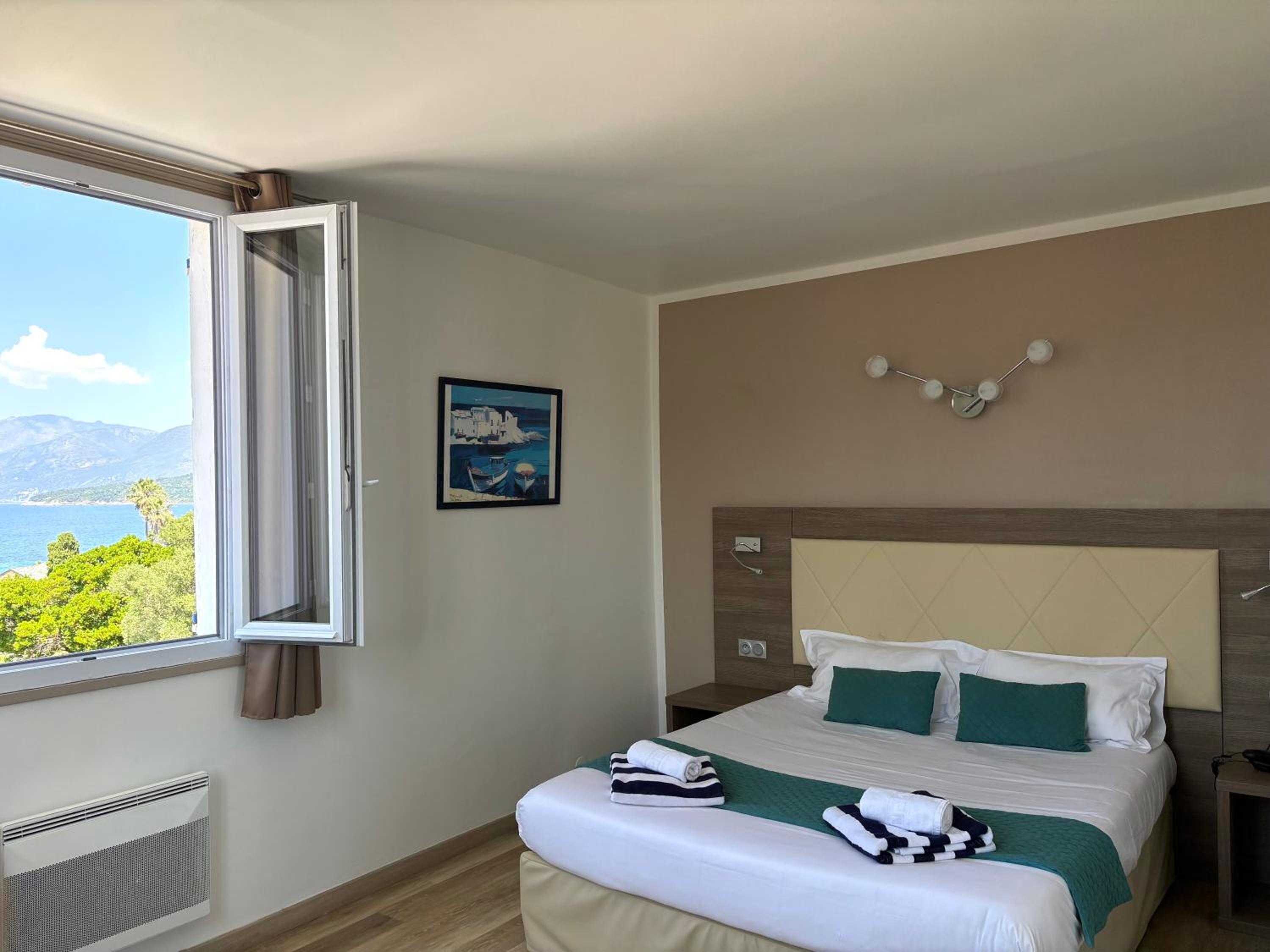 Room, Quadruple, 1 Double and 2 Bunk Beds, Sea View