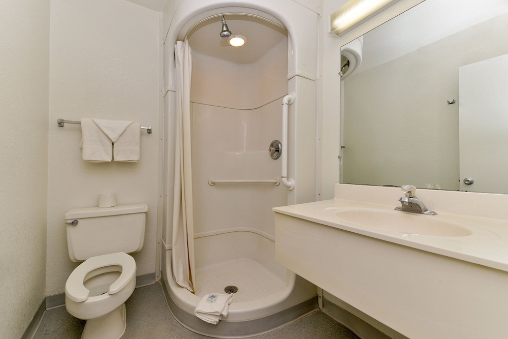 AMERICAS BEST VALUE INN 46/53