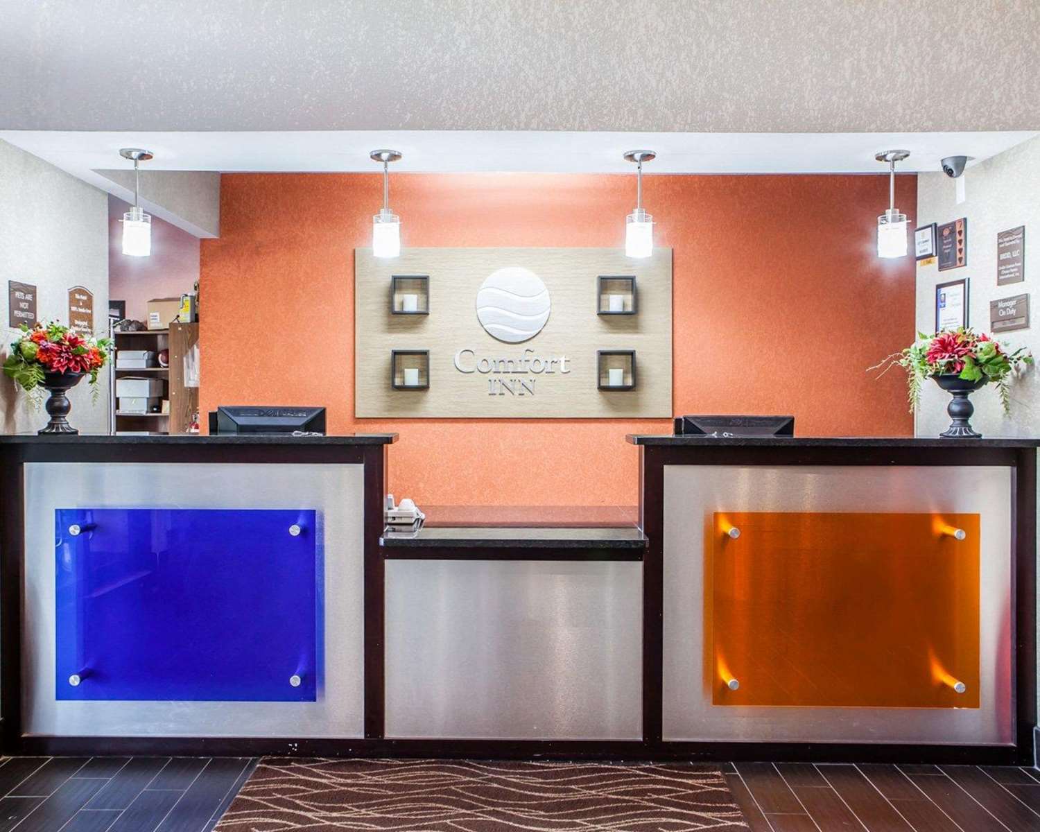 Comfort Inn Lees Summit @ Hwy 50 & Hwy 291 4/15
