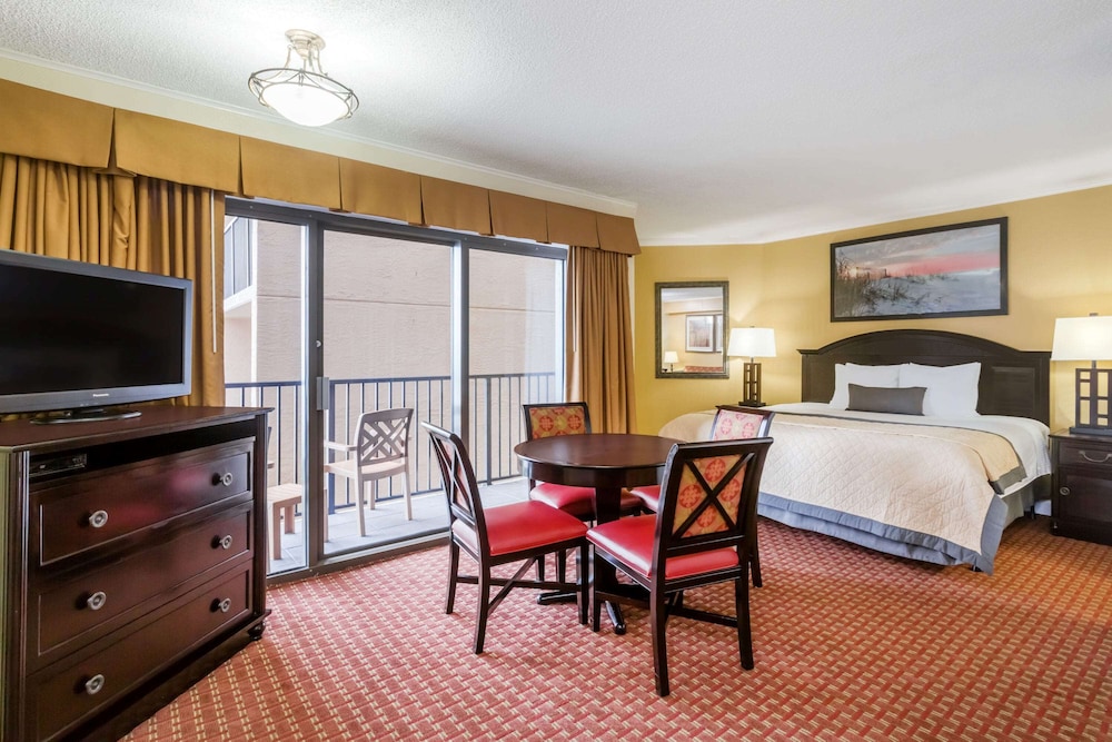Wyndham Garden Fort Walton Beach Destin 25/55
