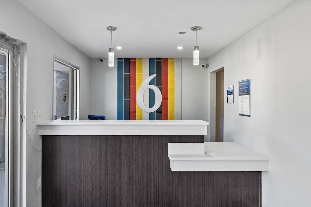 Motel6 Mccomb Ms 17/56