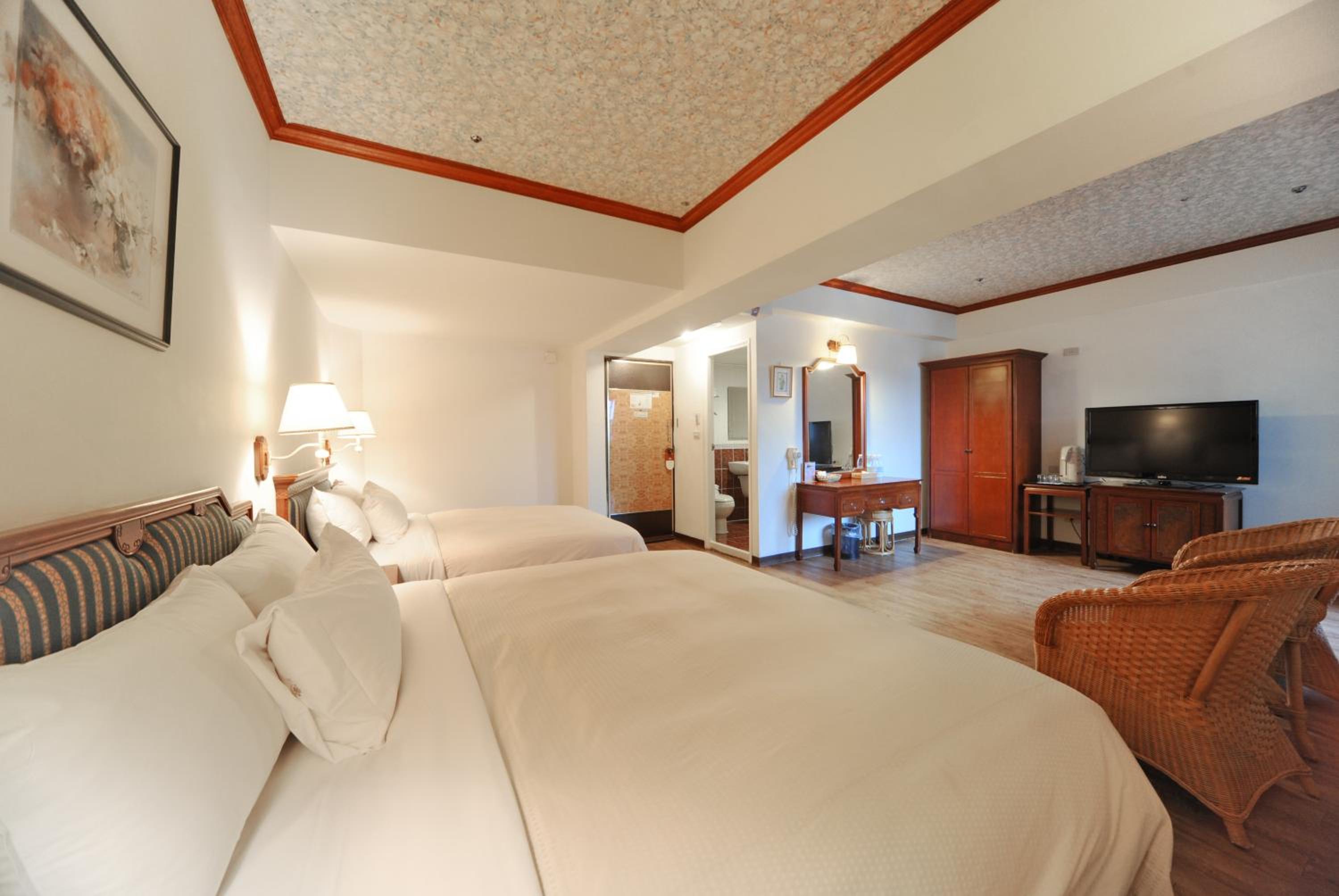 Family, 2 Double Beds, Balcony, Bathtub