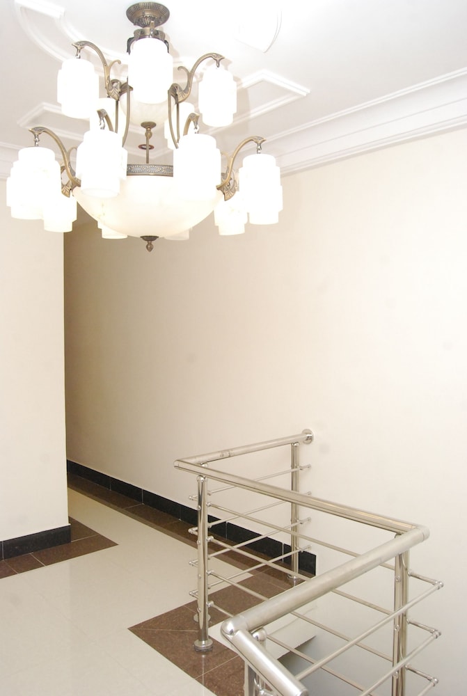 Grandbee Apartment And Residence 17/21