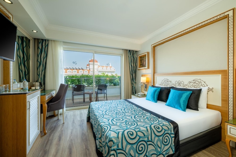 Crystal Waterworld Resort and Spa 10/50
