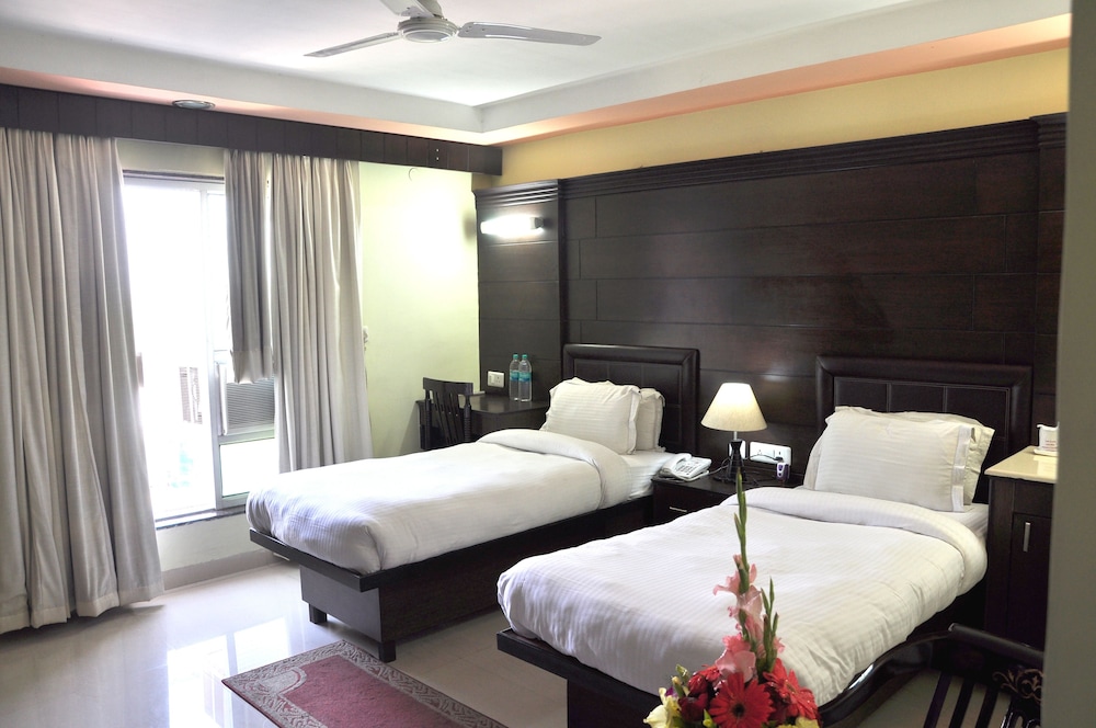 SUN HOTEL AGRA 28/50