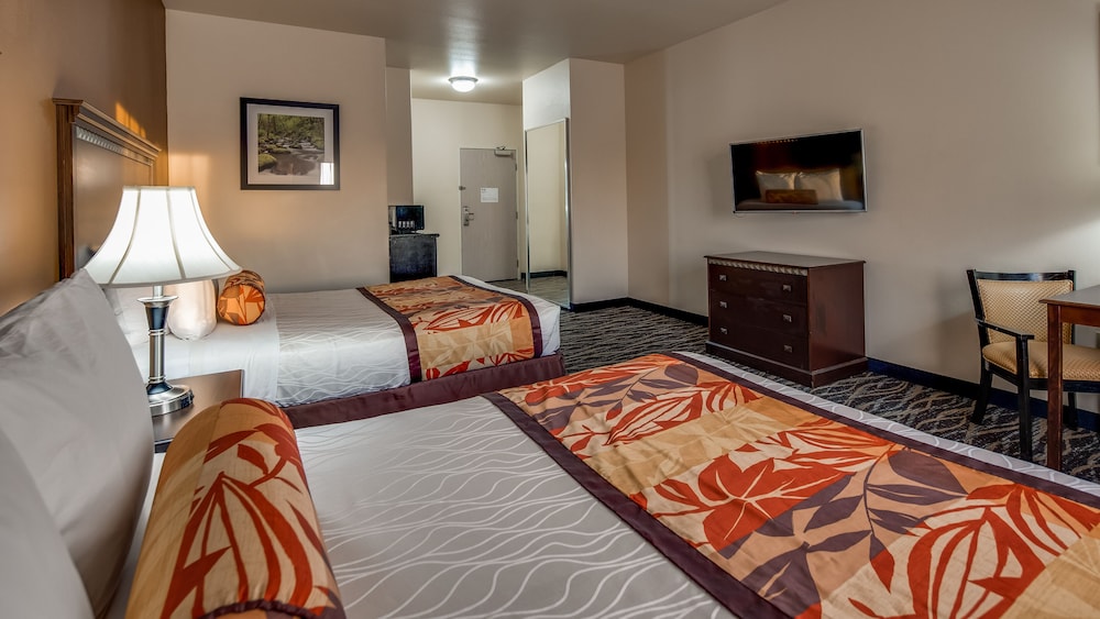 Best Western Plus Battle Ground Inn & Suites 7/36