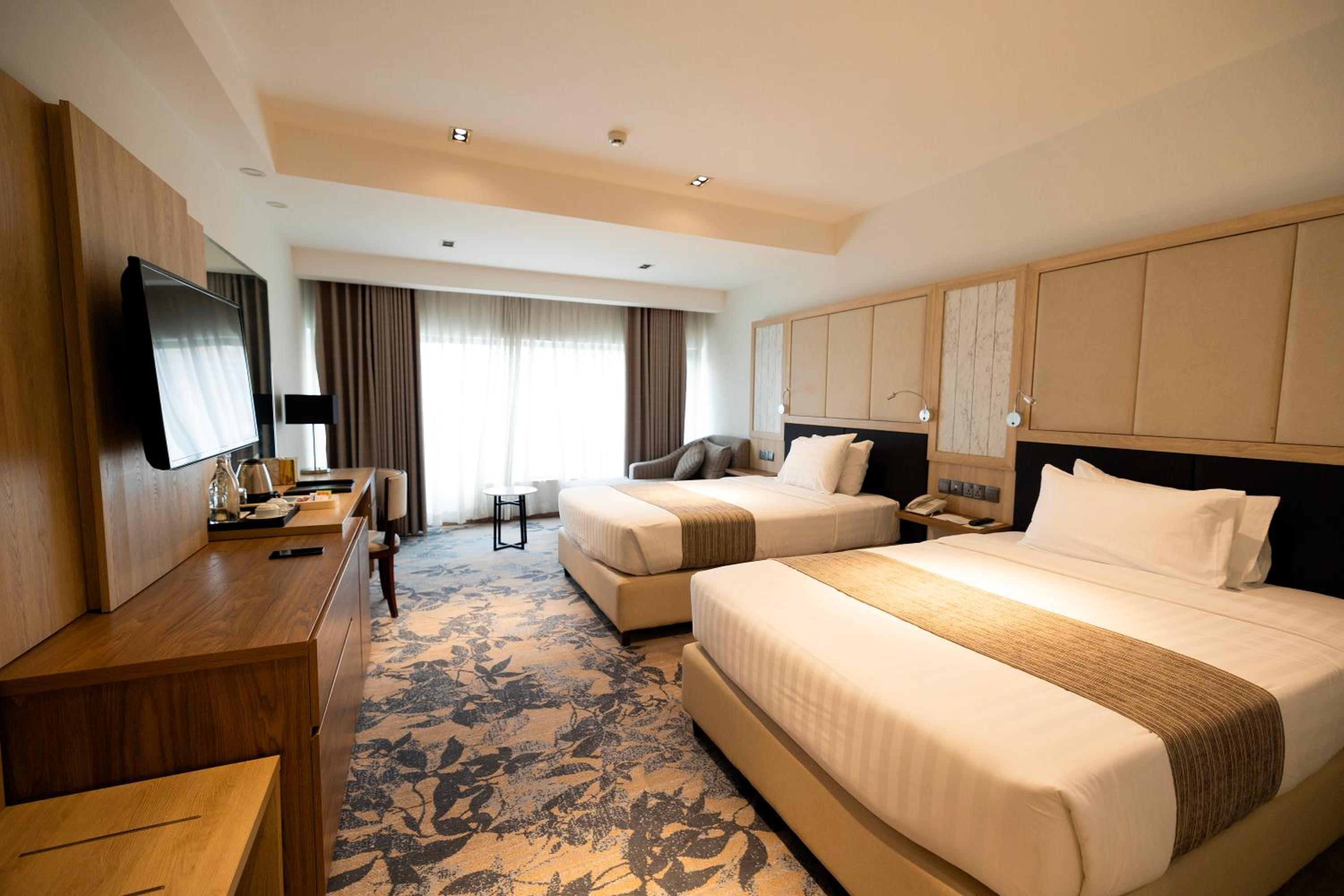 Deluxe, Double or Twin Bed, River View, Cambodiana Hotel 2/10