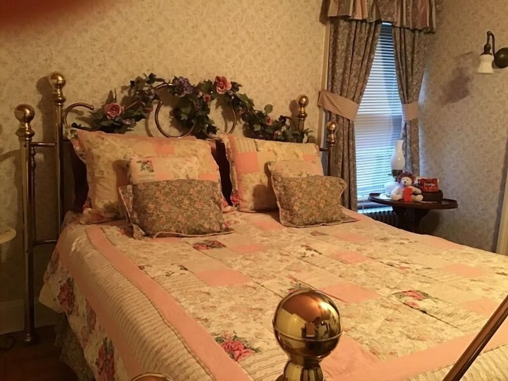 Brookview Manor Inn of the Poconos 39/51