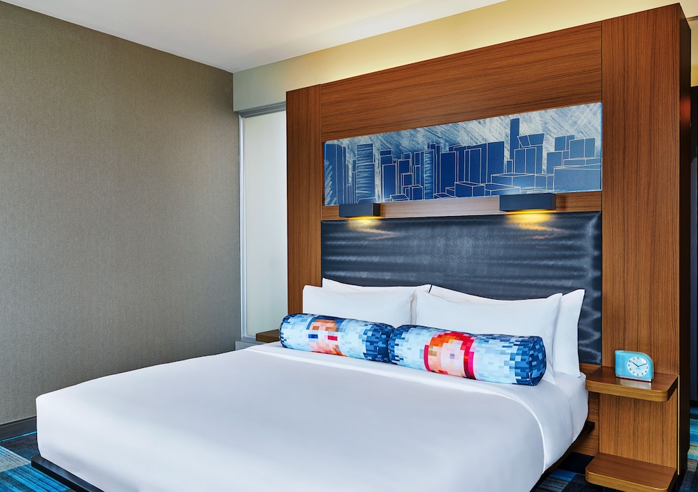 Aloft, Suite, King Bed