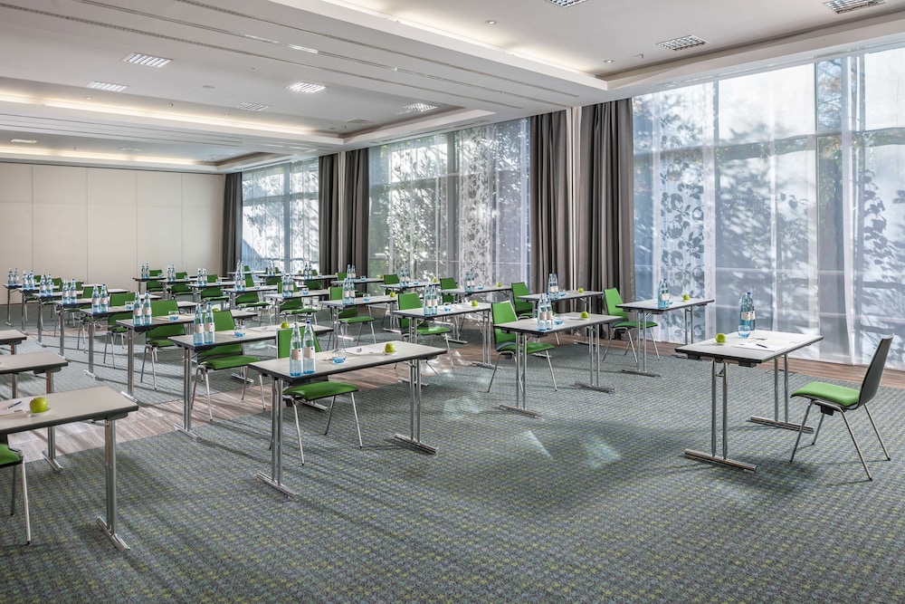 Dorint Kongresshotel Dusseldorf / Neuss 34/44