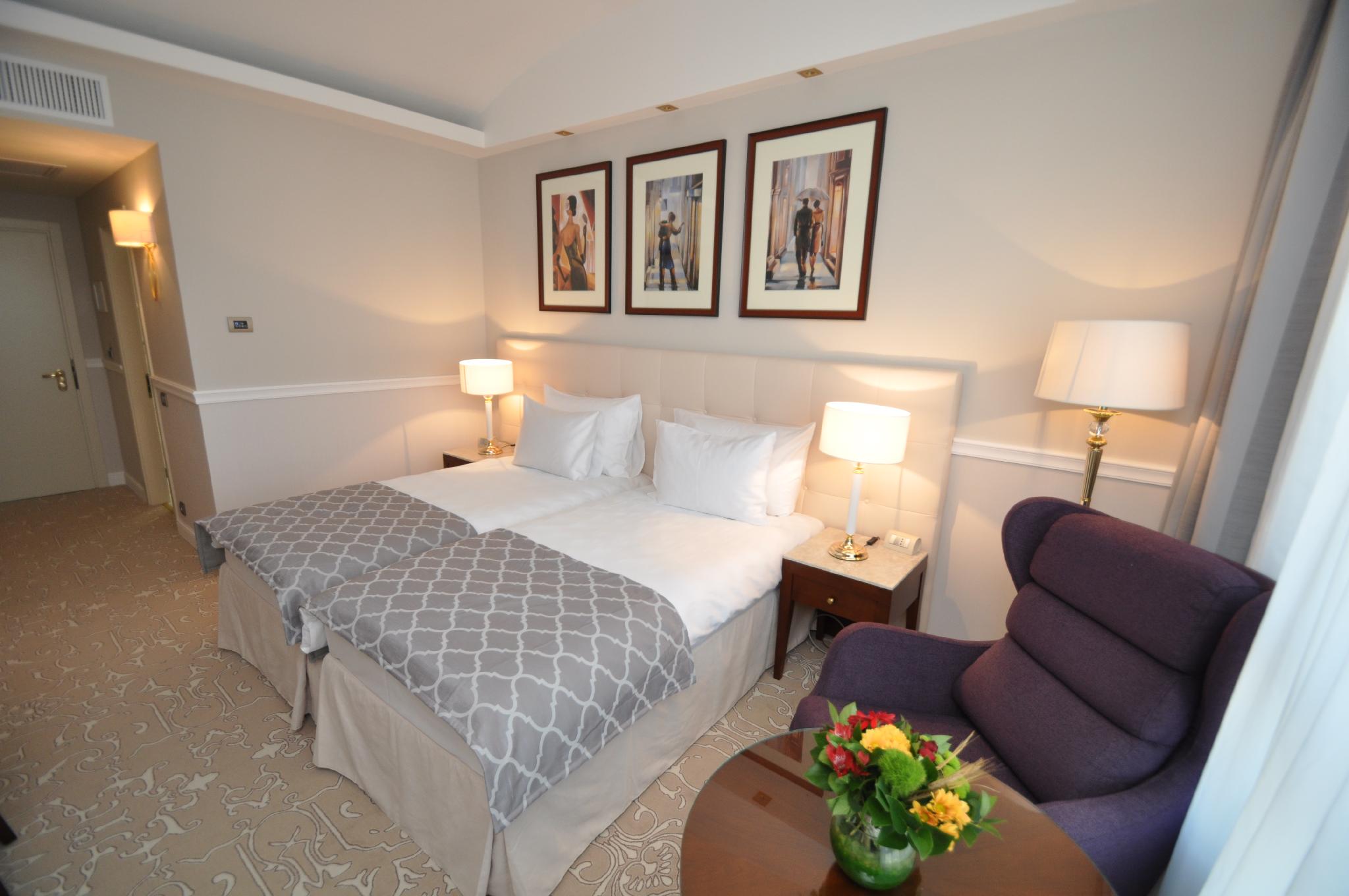 Room, Single, Twin Beds