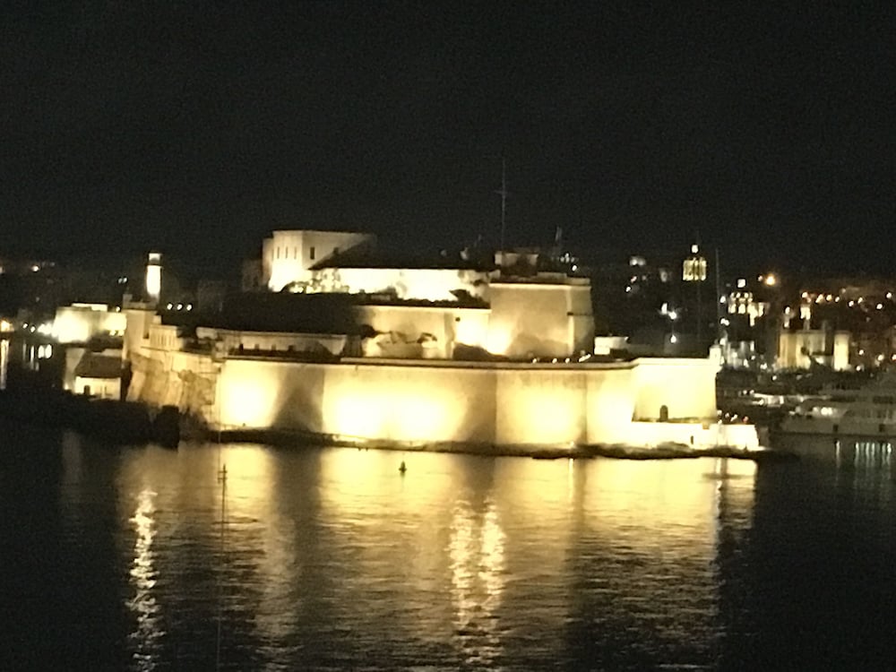 Grand Harbour Hotel 34/45