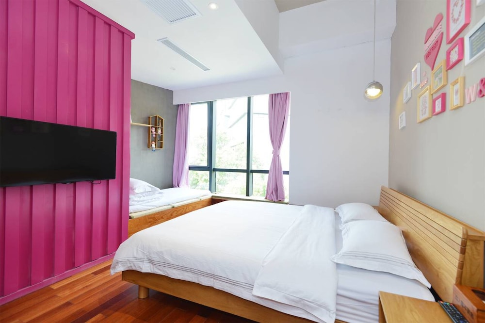 J Trip Youth Hostel 18/37