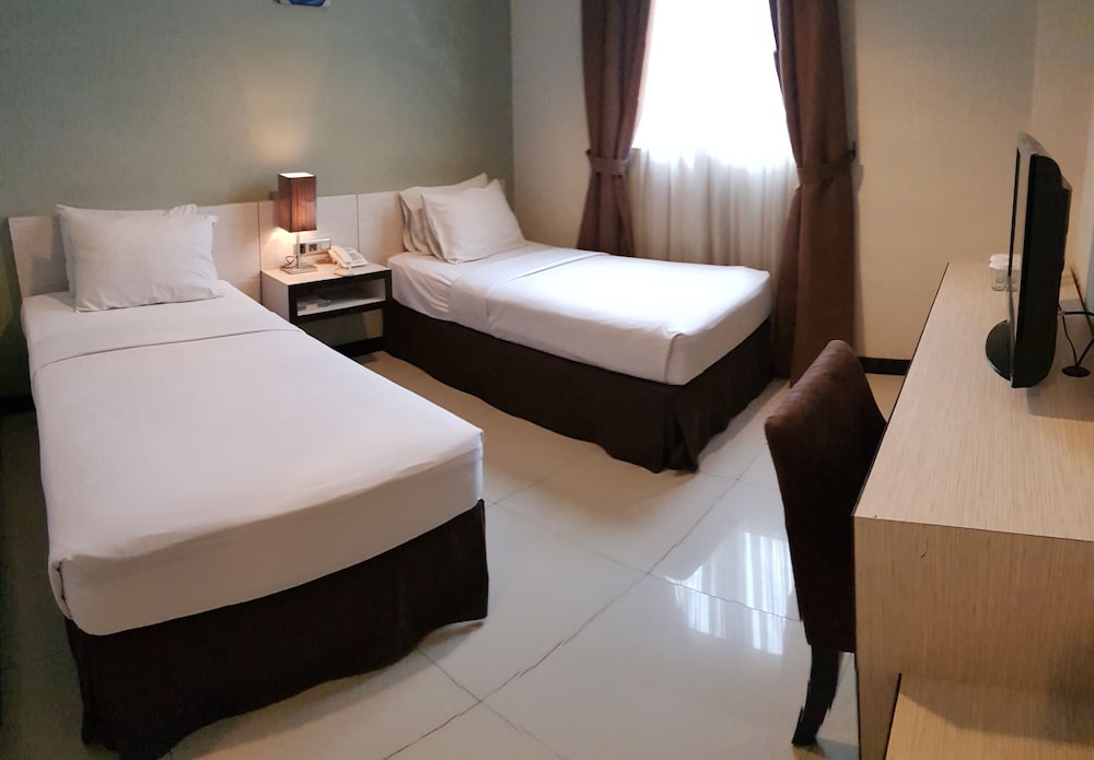 SUPERIOR, DOUBLE OR TWIN BED