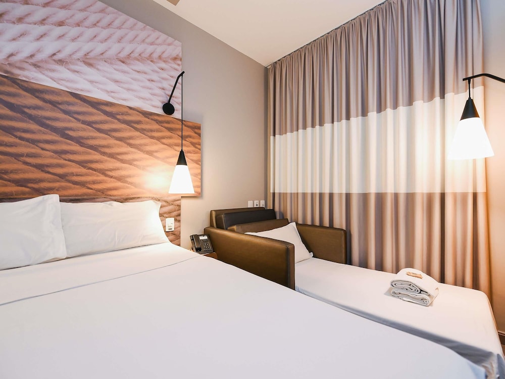 Ibis Jacarei 16/50