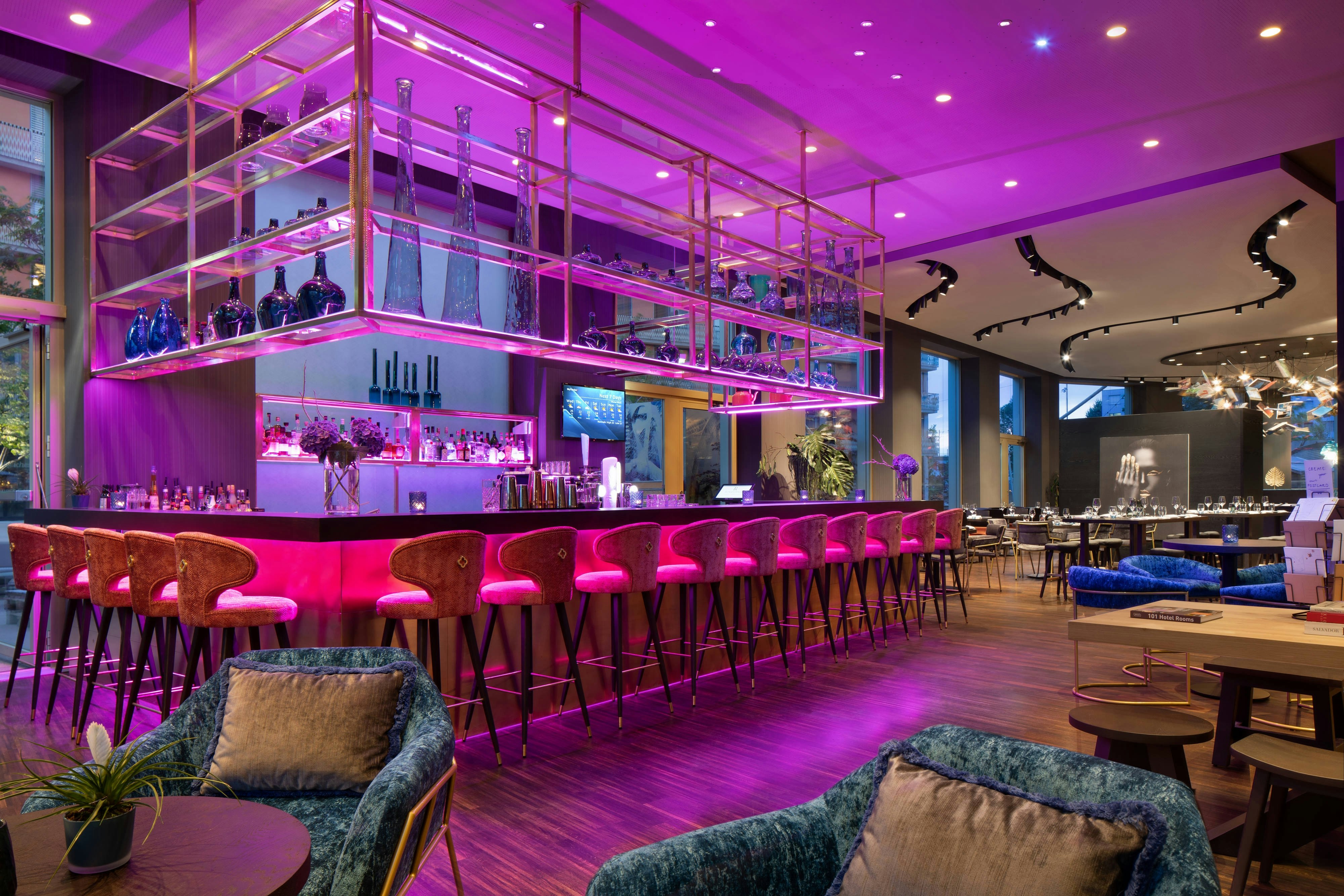 RENAISSANCE ZURICH TOWER HOTEL 31/41