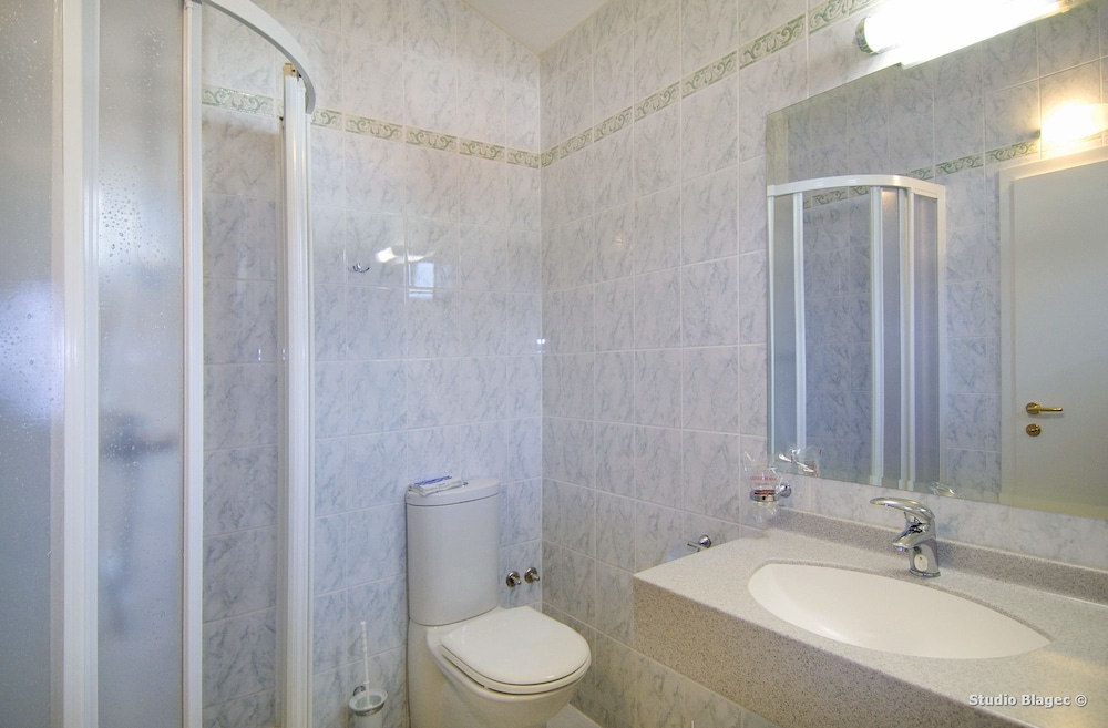 Hotel Villa Bacchus 48/50