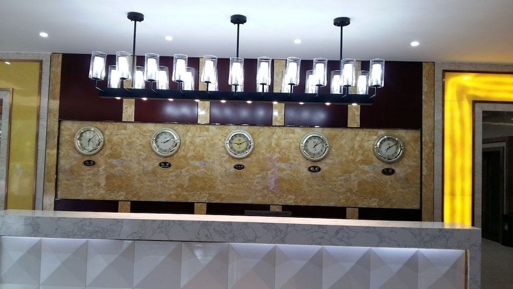 Lobby at Kololo Courts Hotel & Restaurant, KAMPALA