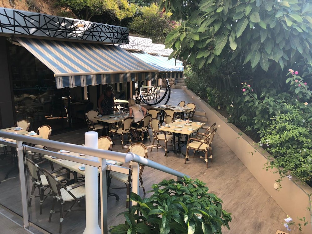 Hotel Castel Vecchio 65/67