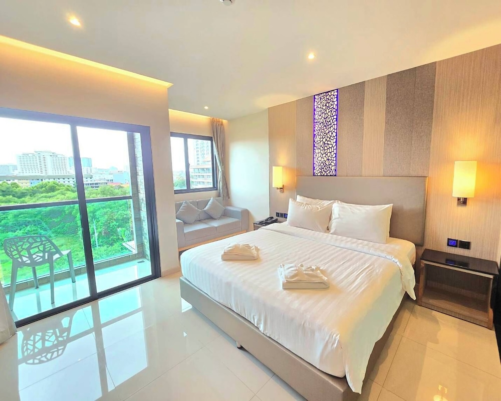 The TJ Hotel Pattaya 14/49