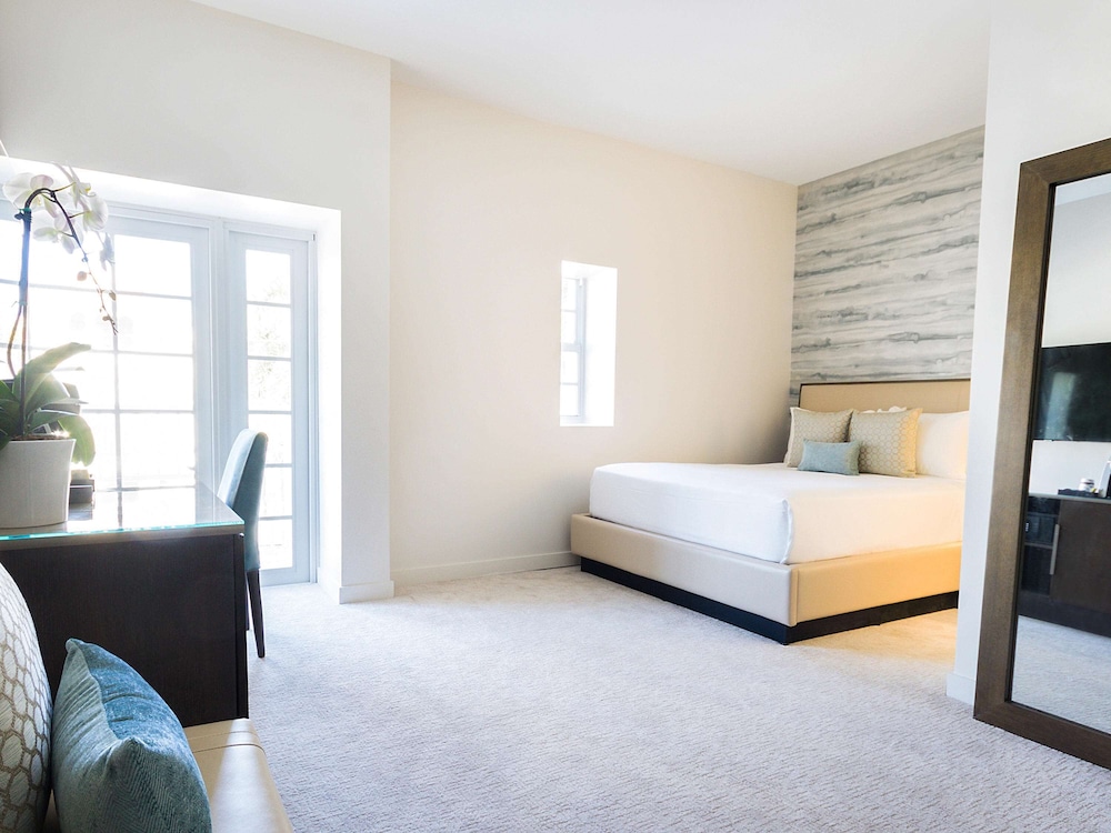 Iberostar Waves Miami Beach 32/60