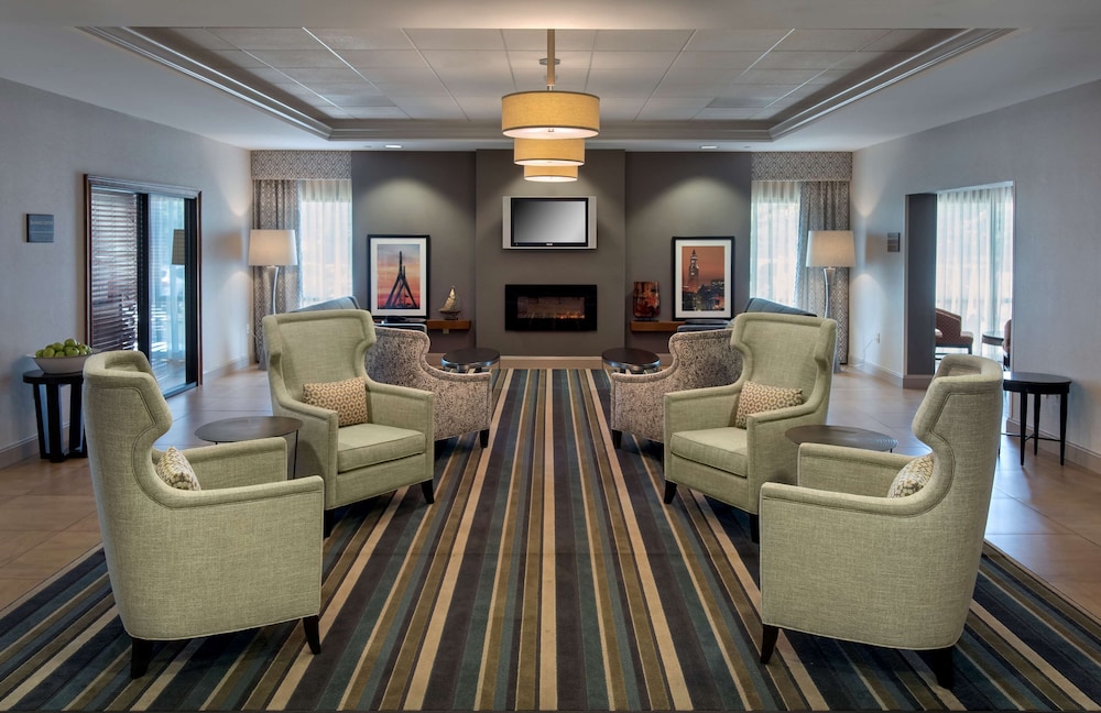 Hampton Inn Boston Logan Airport 20/38
