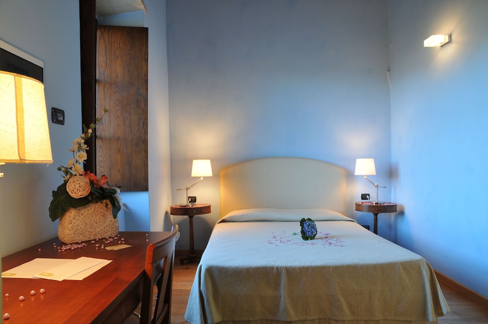 غرفة كلاسيكية بسرير كوين، Castello di Baccaresca 7/10