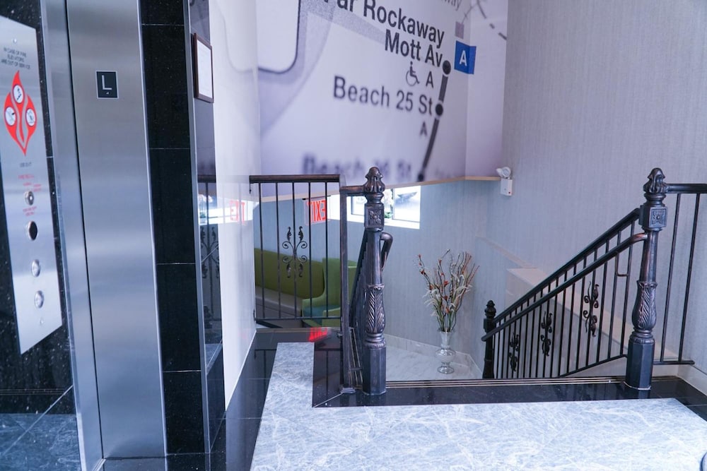 Hotel Mint JFK Airport 41/46