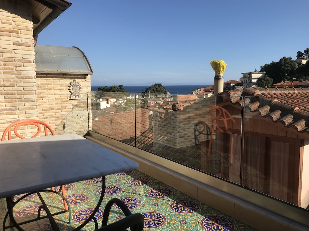 Leda Suites 27/50