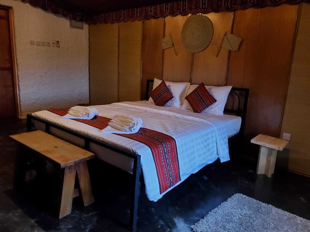 Room at Sama Al Areesh Desert Camp, BIDIYA