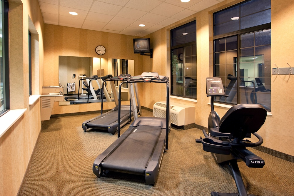 Holiday Inn Express Hocking Hills Logan 44/72