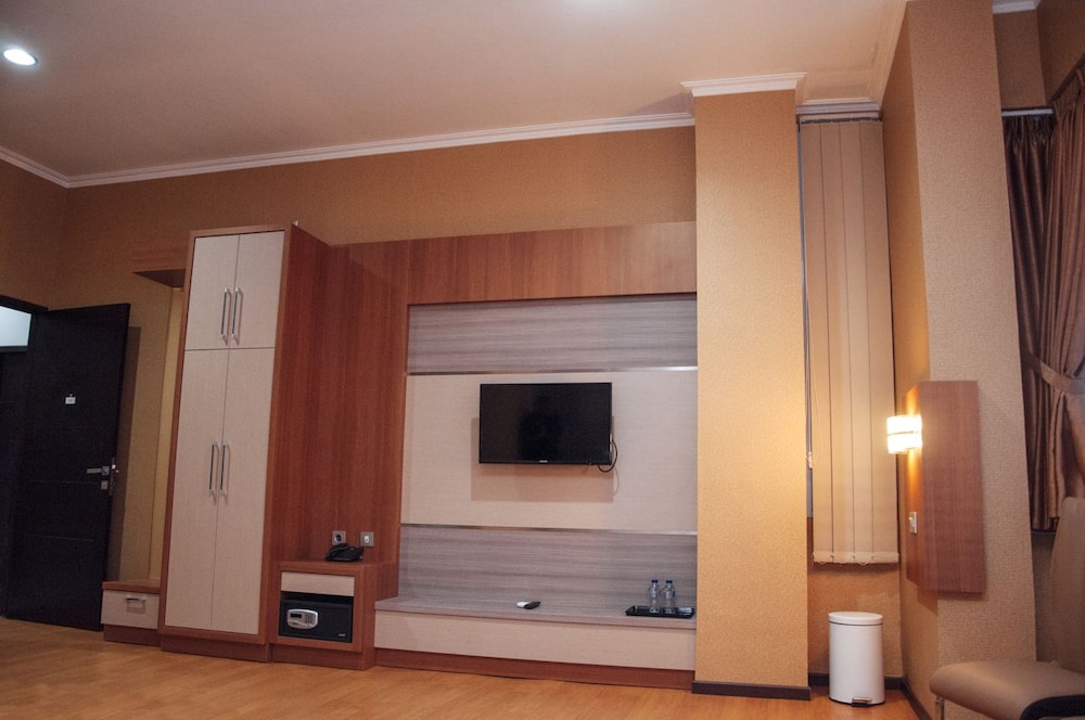 Ideas Hotel Ibrahim Adjie 27/31